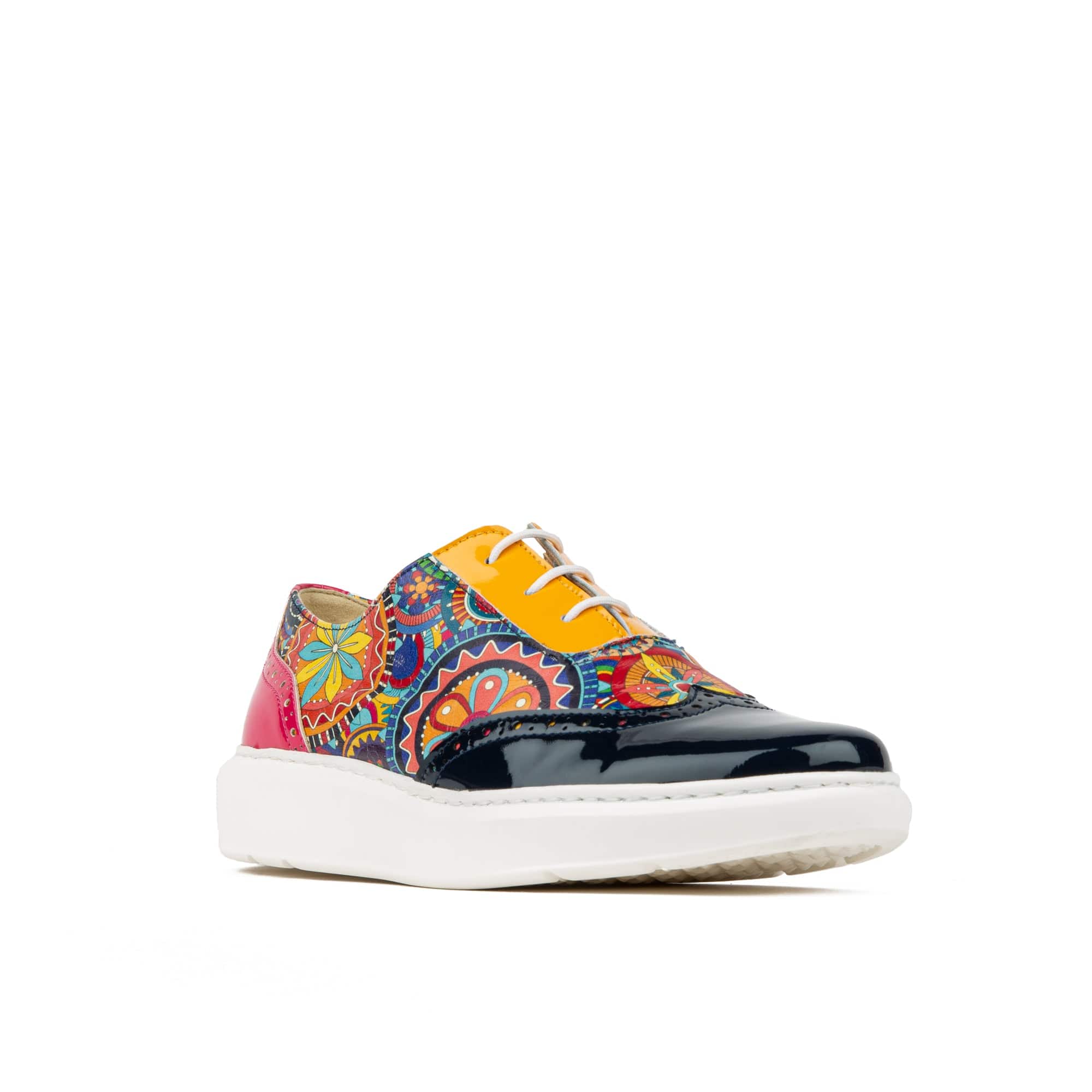Colorado - Multi Signature - Women's lightweight EVA sole trainer with brogue details - Image 3