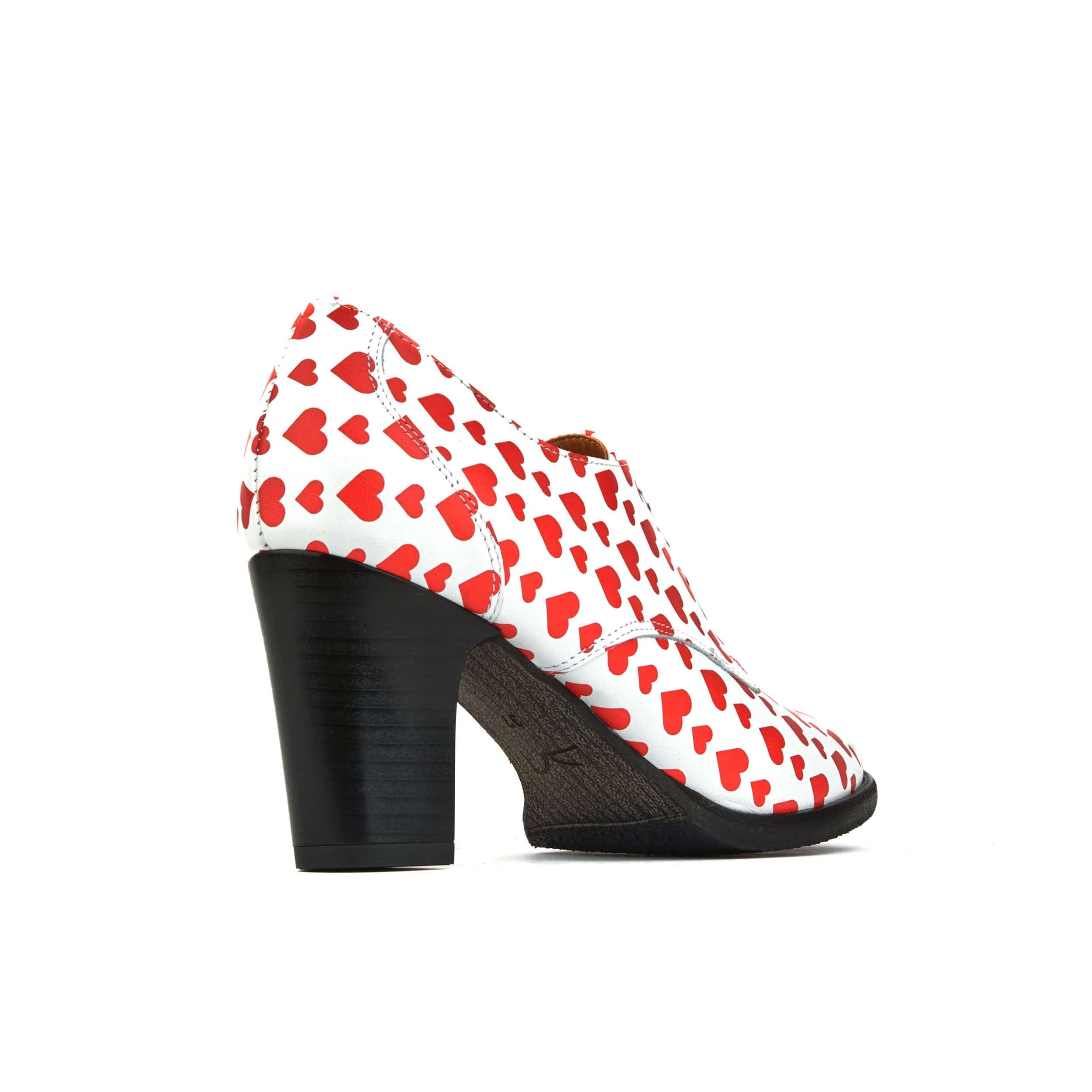 Roulette - Love Struck - Women's 3 inch block heel oxford pump in heart shape print - Image 4